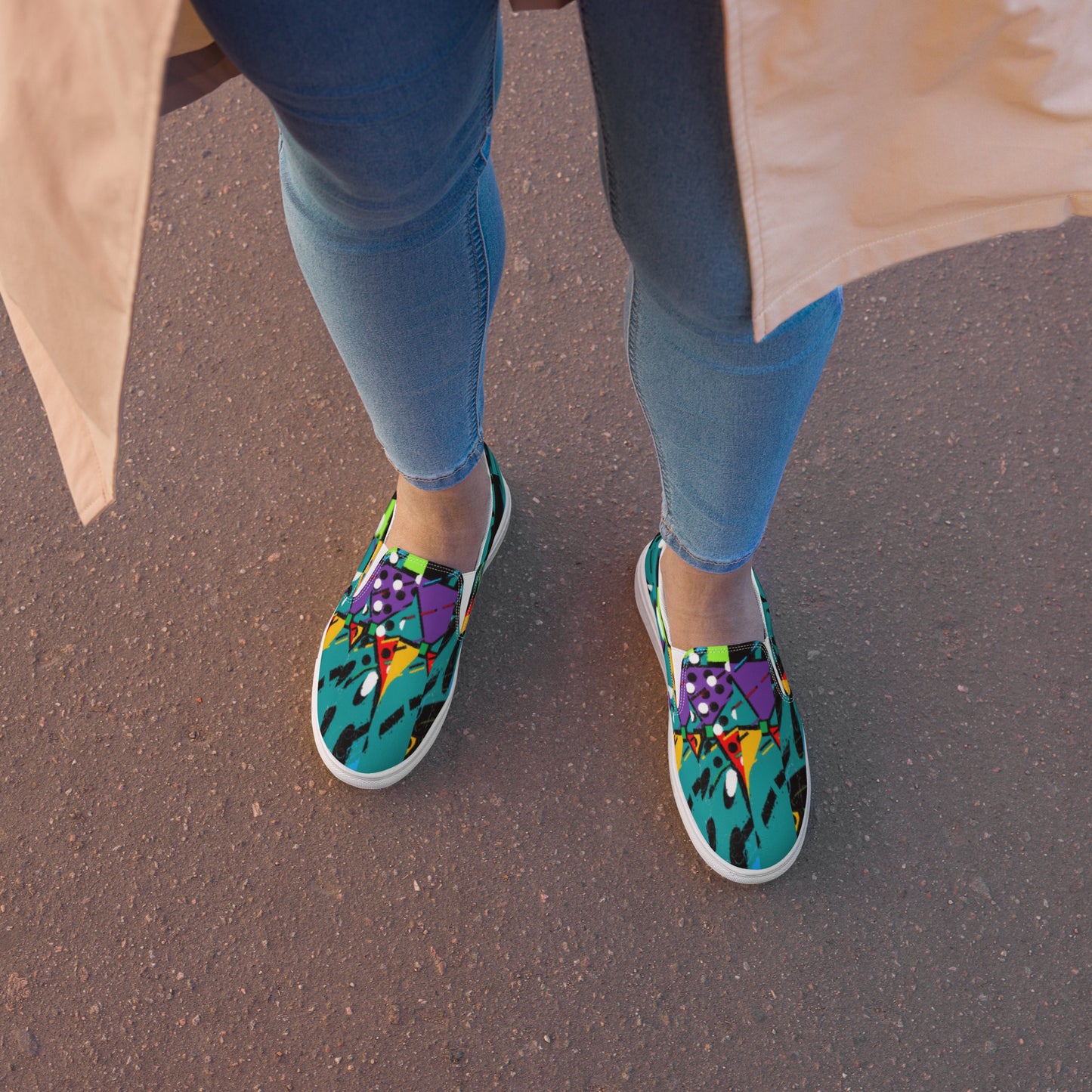 Women’s slip-on canvas shoes